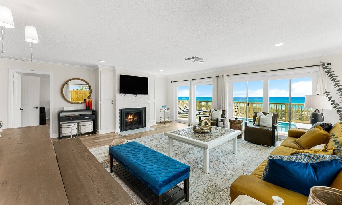 Biltmore Beach House | EXCLUSIVE OCEANFRONT 4/3 BEACH HOUSE HOTTUB +Private POOL