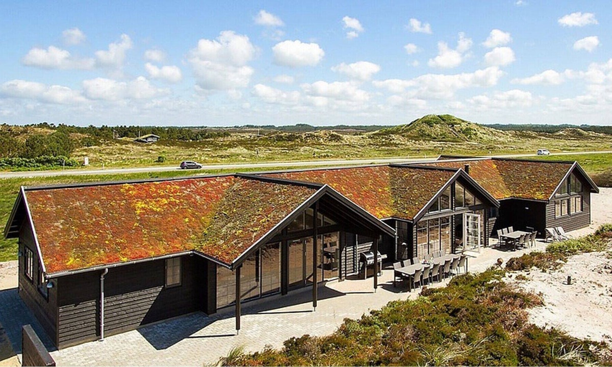 Henne Strand House | Exclusive pool holiday home with activity room on the beautiful North Sea