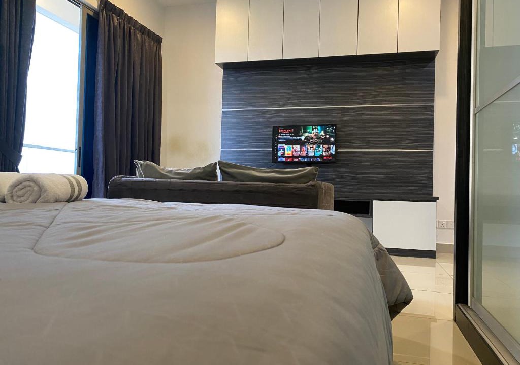 Cyberjaya Apartment | Exclusive Studio in Cyberjaya {Pool View}