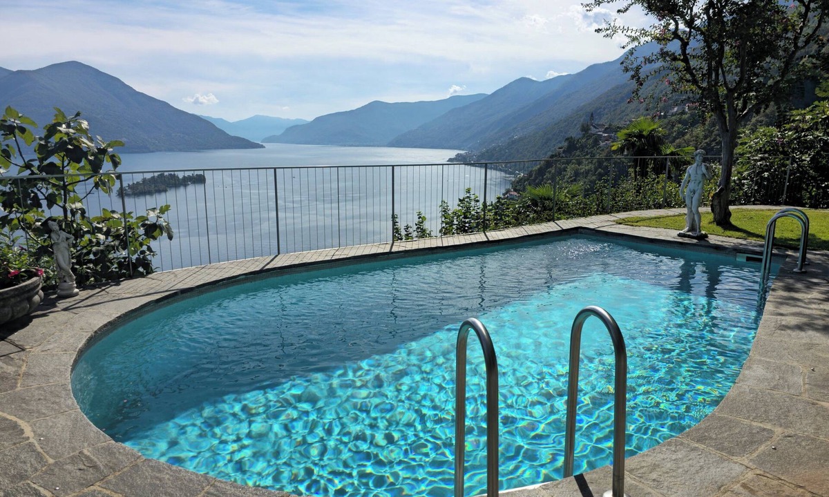 Ronco sopra Ascona House | Exclusive Villa Paradiso with Heated Pool, Sauna and Stunning Lake Views