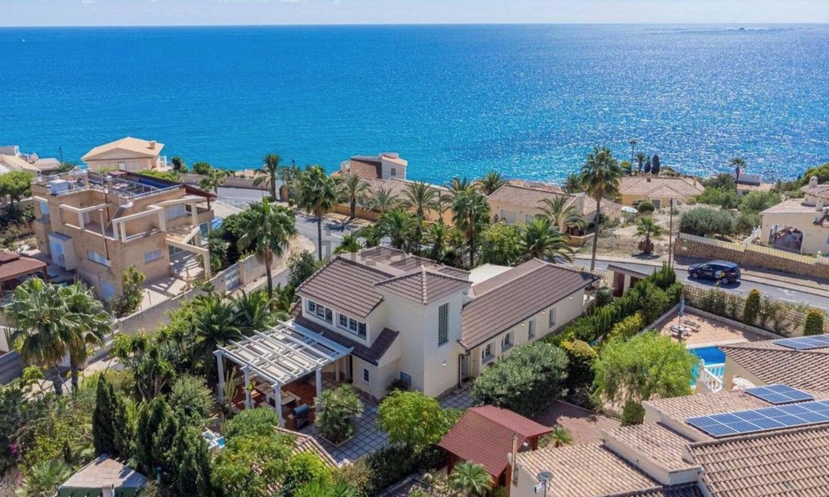 Coveta Fuma House | Exclusive Villa by the Sea
