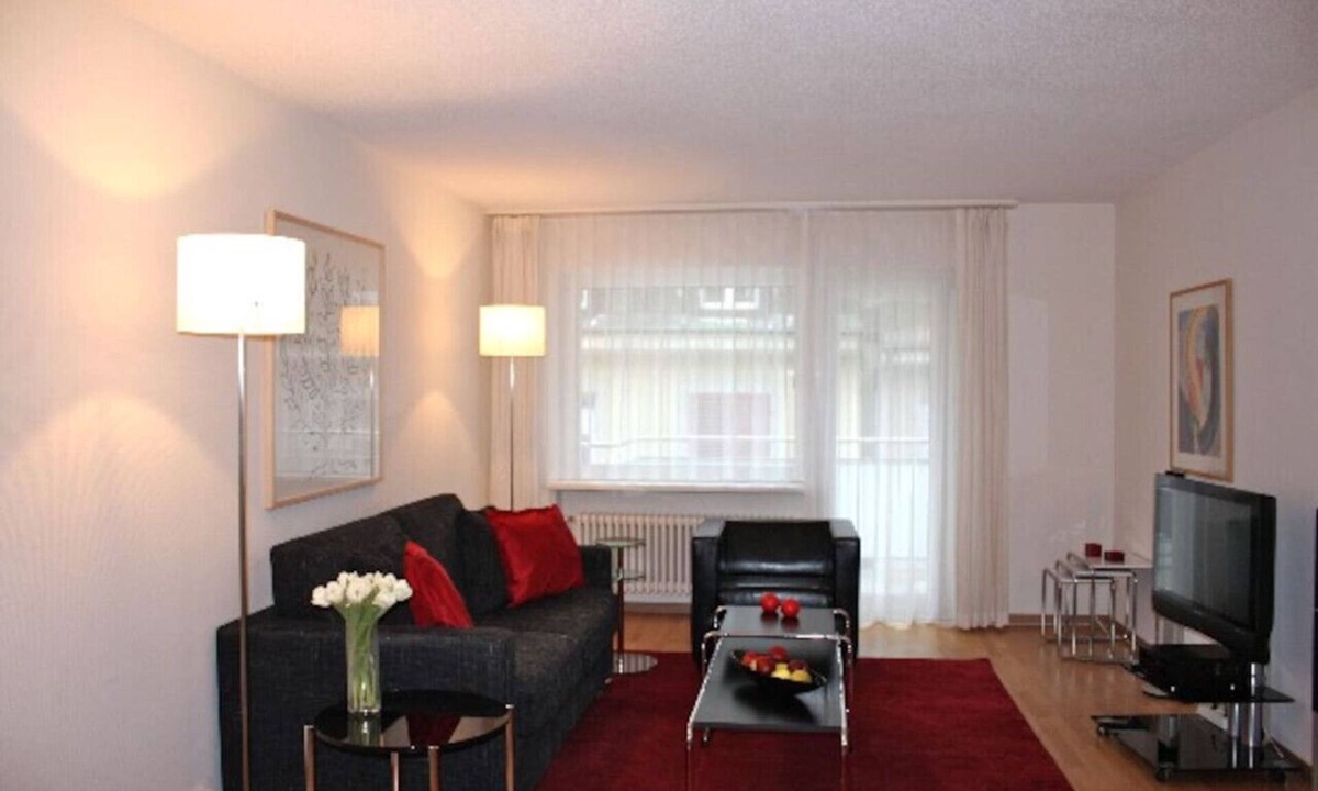 Seefeld Apartment | Executive 2 BD flat/city center (Hösch 1)