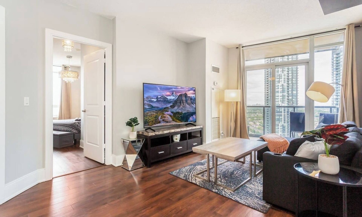 Downtown Mississauga Condo | Executive 2BR/2BA Condo-Steps to Square One Mall