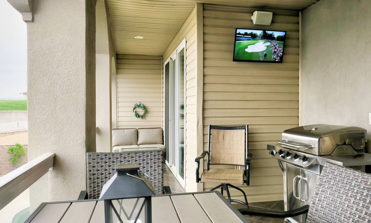 Osage Beach Condo | Executive 3 Bedroom Condo. Amazing Lakefront Views. Top Floor. No stairs.