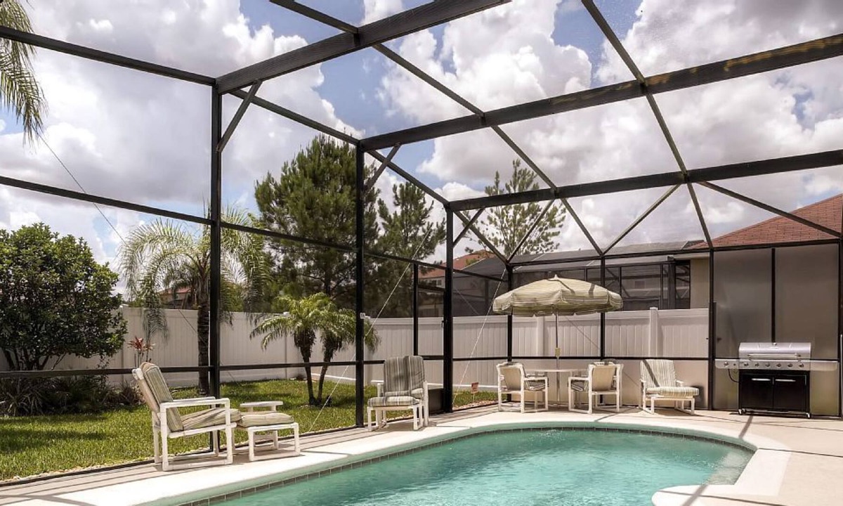 Windwood Bay Villa | Executive 4 Bedroom pool home