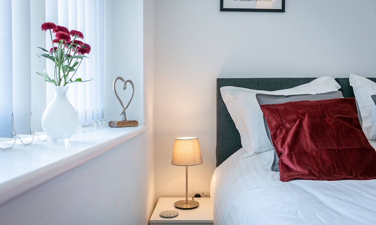 Hatfield Apartment | Executive Apartment Close to Train Station