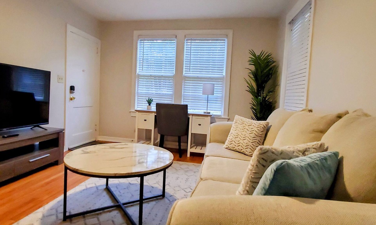 Avondale Apartment | Executive Apt- Steps To The Beautiful Downtown Avondale, Parks, & More!