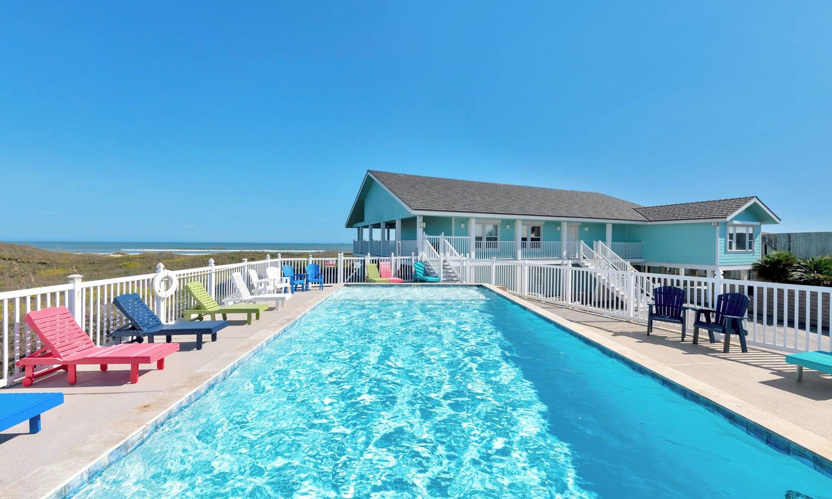 Port Aransas House | Executive Beach Paradise | Oceanfront, Pool