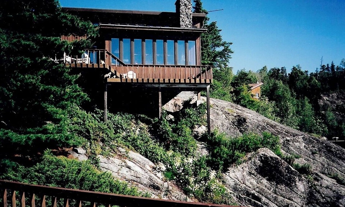 Northern Ontario Cottage | Executive Cottage Clearwater Bay LOTW for rent by the month
