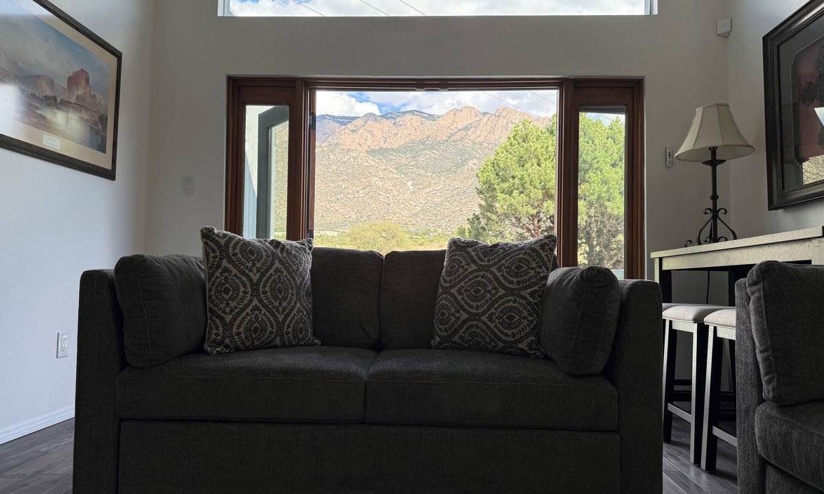 Sandia Heights South House | Executive Comfort in Albuquerque Sandia Heights