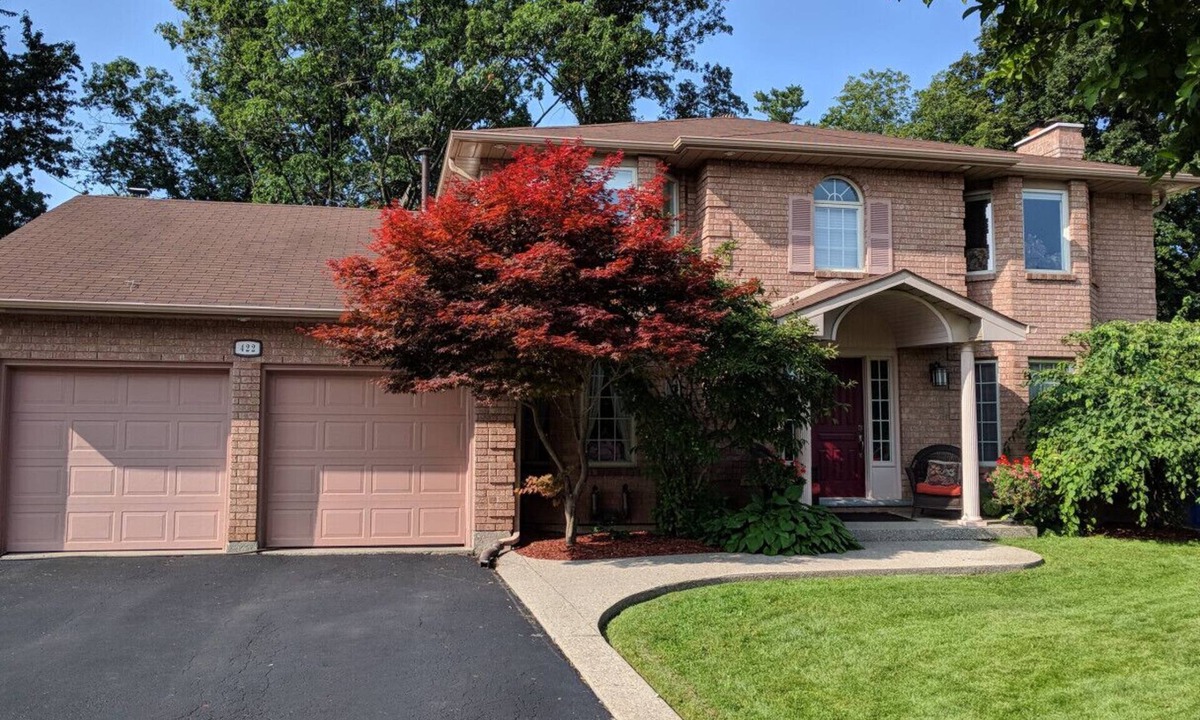 Burlington House | Executive Family Home with awesome back yard patio available for monthly rental