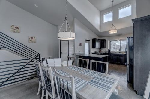 Rapid City House | Executive Golf Course Home, Family Friendly