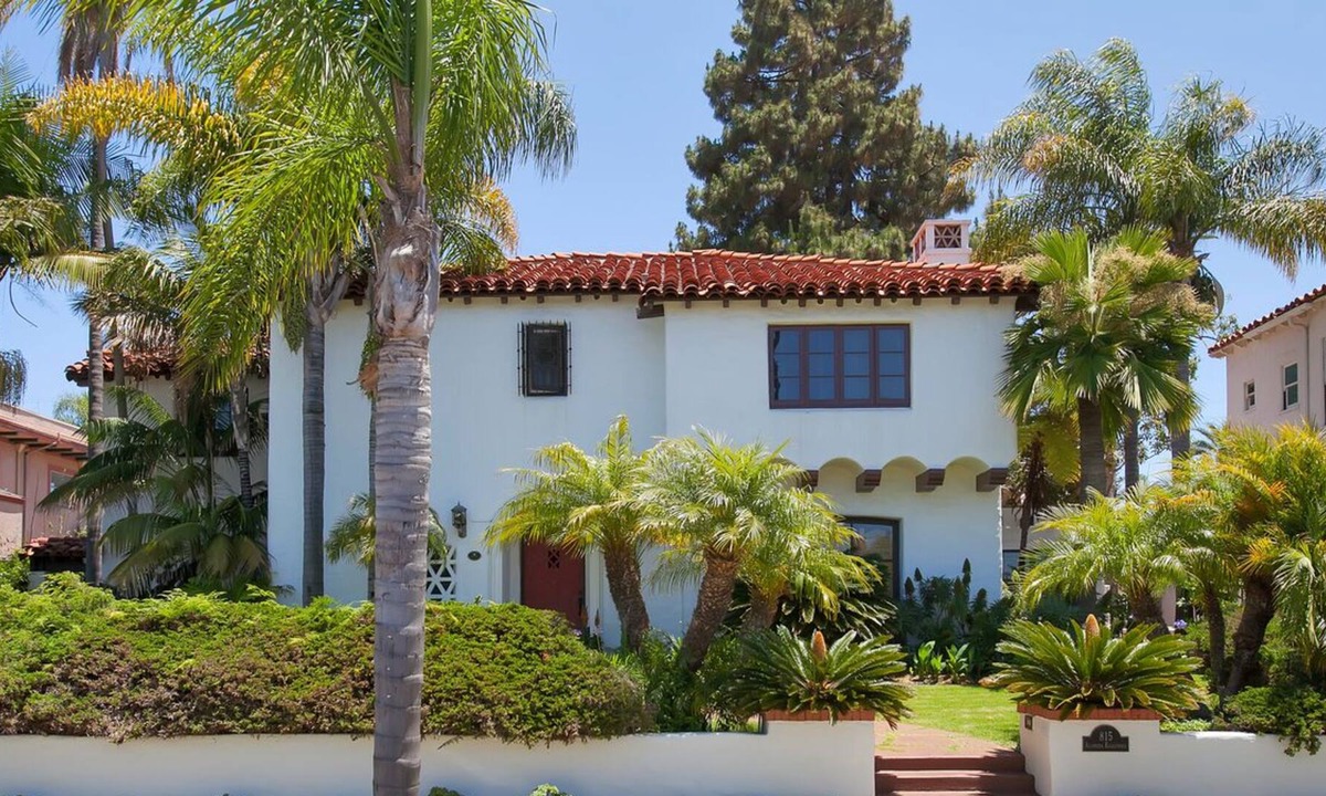 Coronado House | Executive Home in the Village