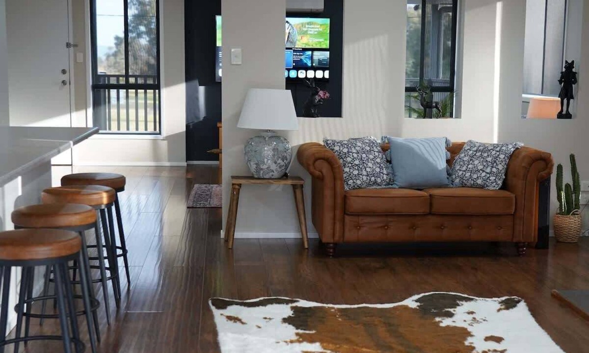 Denman House | Executive Home With Fireplace