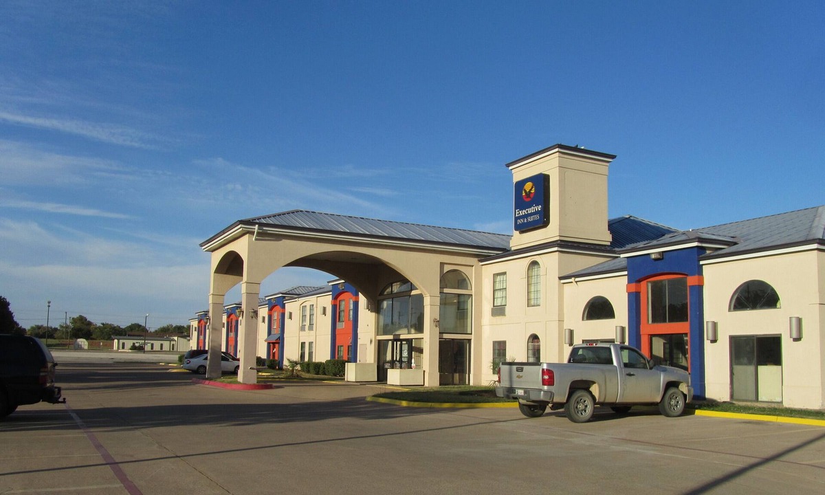 Wichita Falls Hotel | Executive Inn and suites, independent hotel