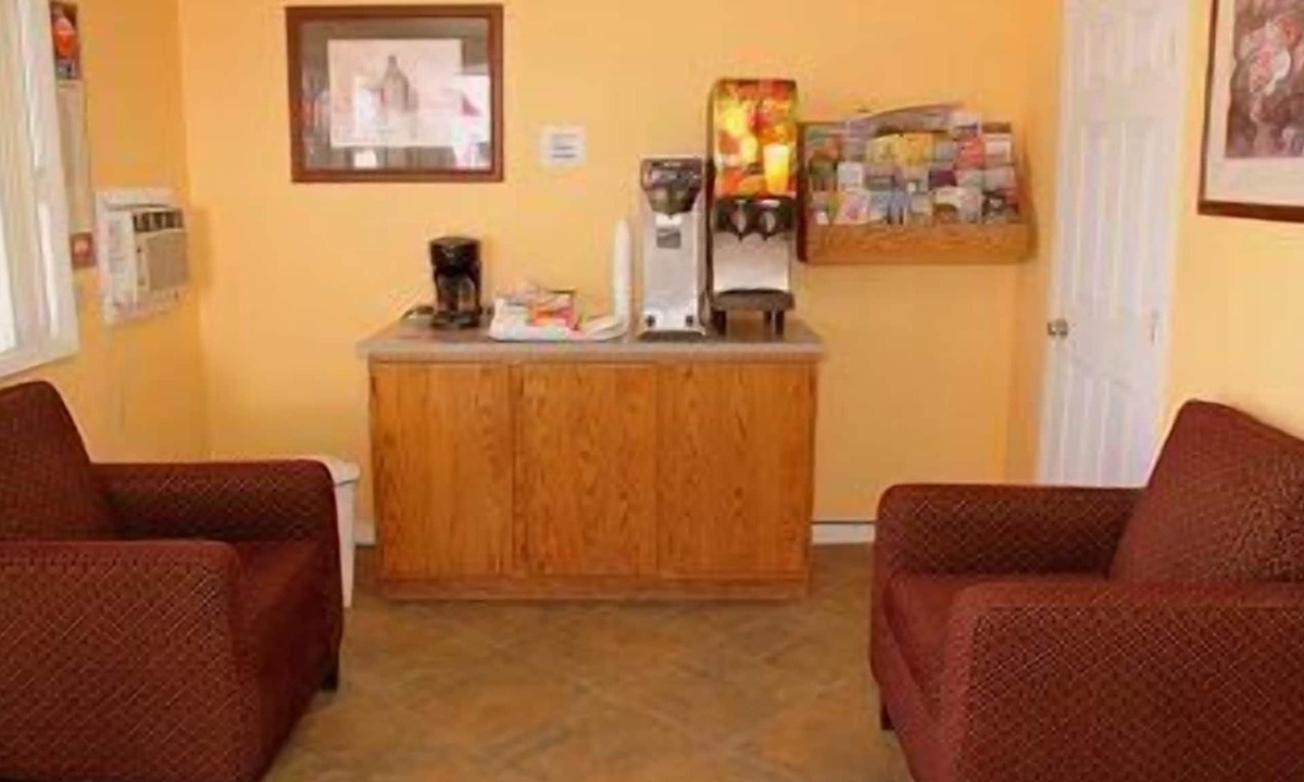 Lakeview Hotel | Executive Inn & Suites