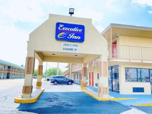 Kingsville Hotel | Executive Inn
