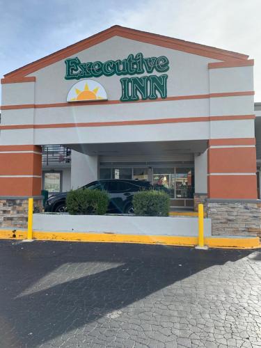 Locust Grove Hotel | Executive Inn
