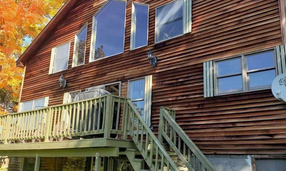 Presque Isle House | Executive lakefront home- sleeps up to 6!