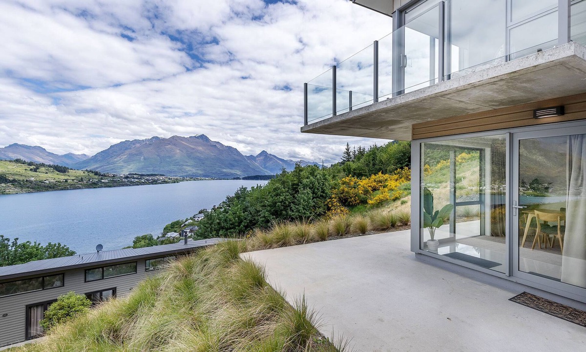 Frankton Apartment | Executive Living in Bluewater