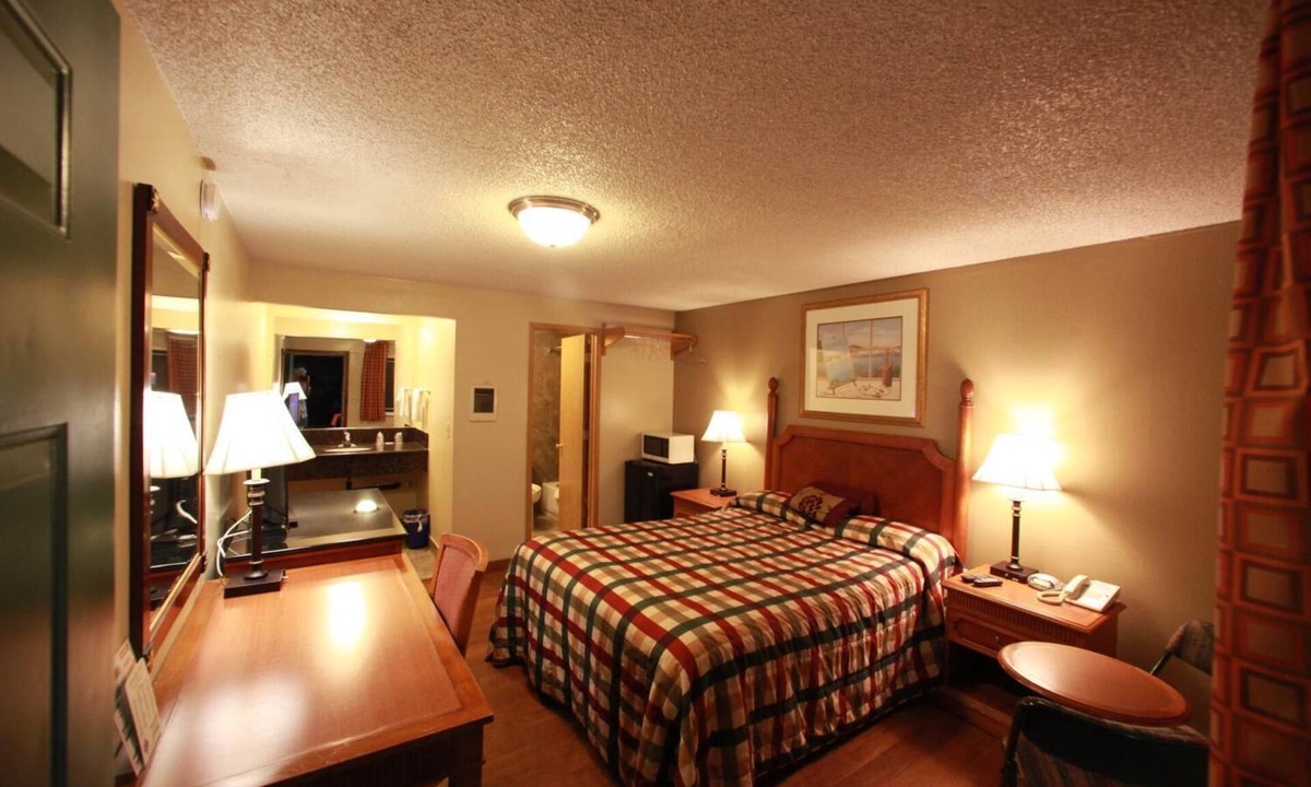 West Eugene Hotel | Executive Motel