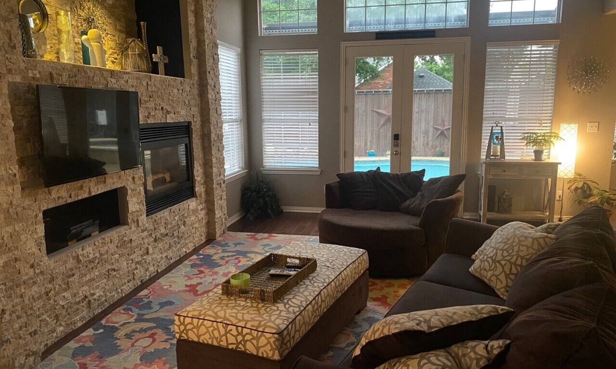 Far North Dallas House | Executive Pool Home in Far North Dallas with Game and Media Room