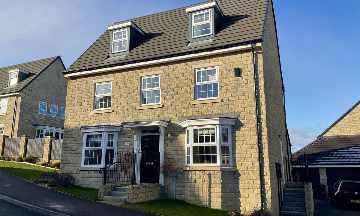 Hoylandswaine House | Executive Rural Smart-Home with Jacuzzi