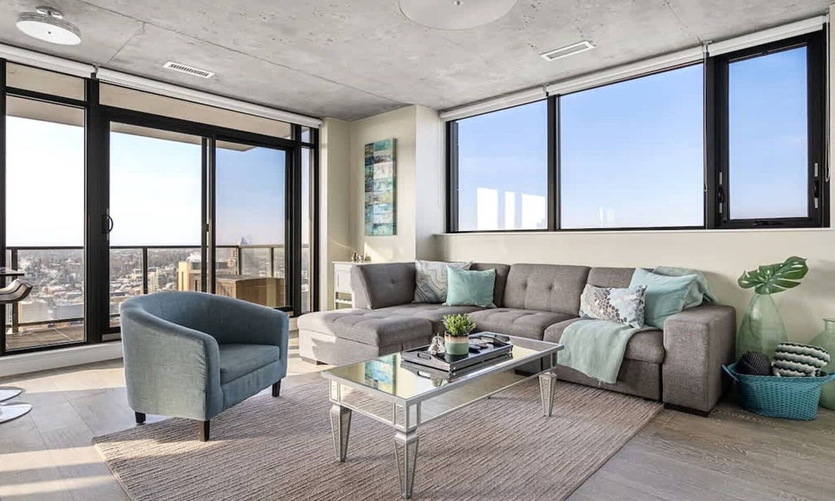 Connaught Condo | Executive Sky LUX - 2 BD 2BA, Views, Pool, Patio & Gym