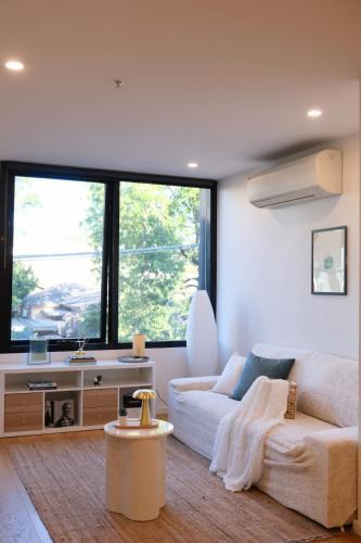 Balwyn Apartment | Executive Stay Quiet 2BR 2BA Study Tram at Door Secure Parking
