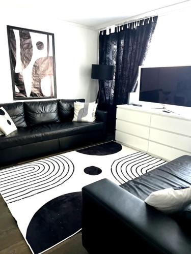 Hard Apartment | Executive Suite-Business Edition