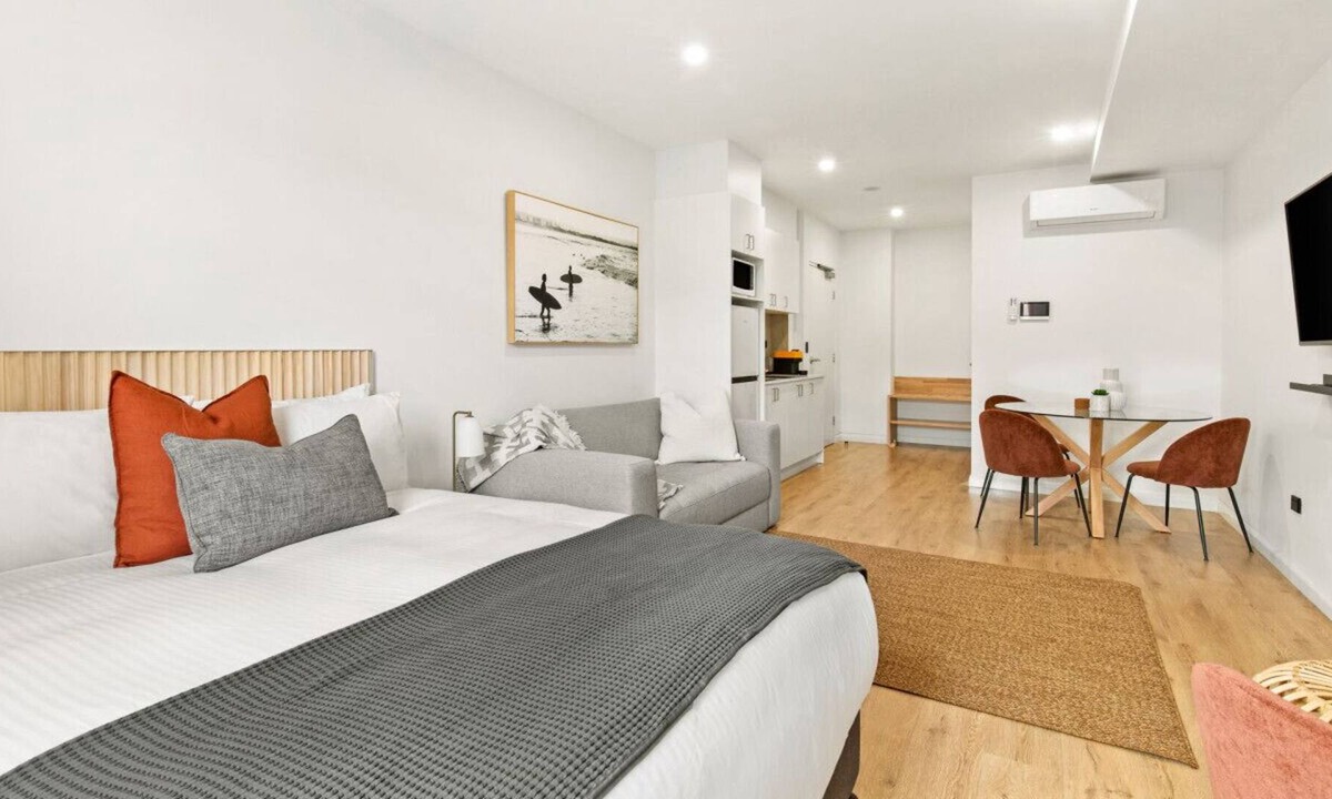 Annandale Apartment | Executive Suite + Sofa Bed