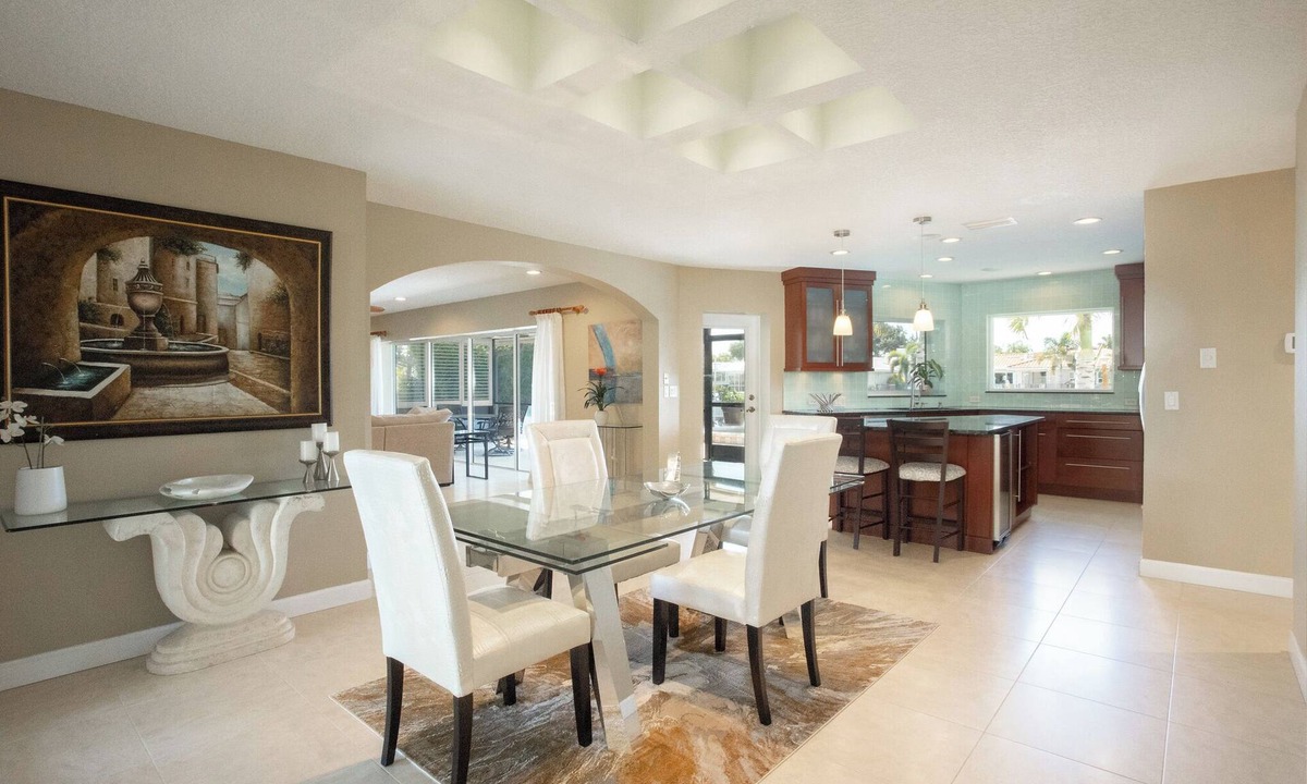 St. Petersburg House | Executive Waterfront (Sailboat Water) Home on Tampa Bay
