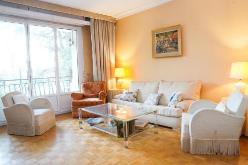 Ville-d'Avray Apartment | EXIGEHOME-Bel appartement 3 chambres grands volumes