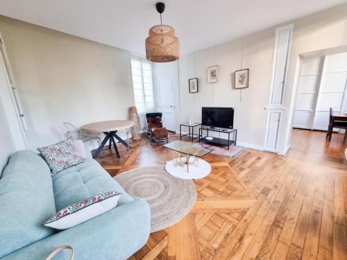 Versailles Apartment | EXIGEHOME-Luxury flat with 3 bedrooms, terrasse in downtown