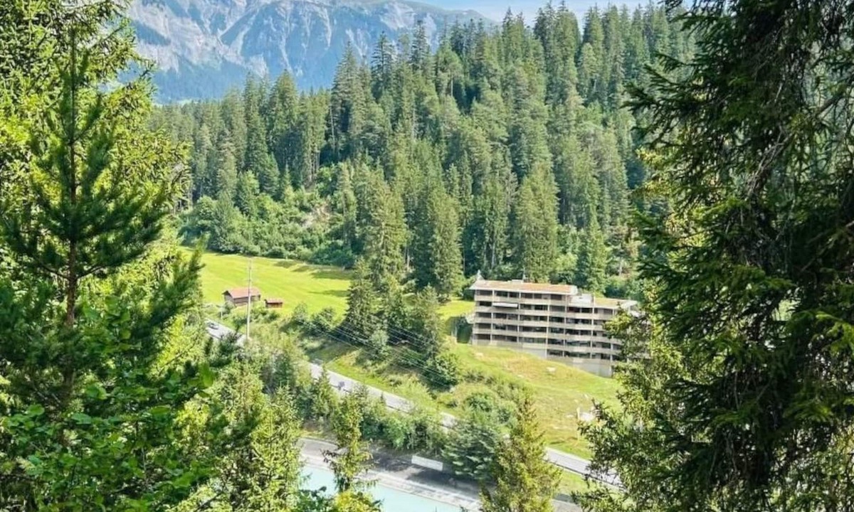 Laax Apartment | Exklusive Ferienwohnung im Hotel mit Wellness by Interhome