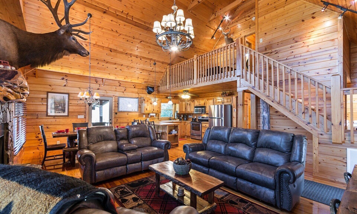 Hemp Cabin | EXPANDED MTN/VALLEY VIEW-500FT NOISY HEMPTOWN CREEK-ARCADE-FIREPIT-REALLOG CABIN