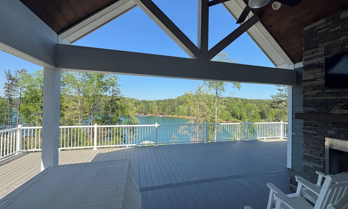 Six Mile House | Expansive Deck and Cove- Mid Lake Keowee Location