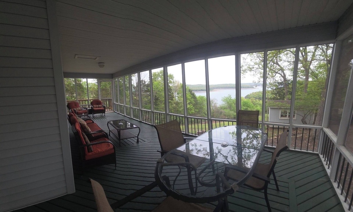 Mountain Home House | Expansive Executive LakeHouse #19w/Jacuzzi &Fireplace with views of Norfork Lake