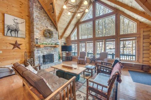 New Providence House | Expansive Group Getaway: 11 Mi to Lancaster!