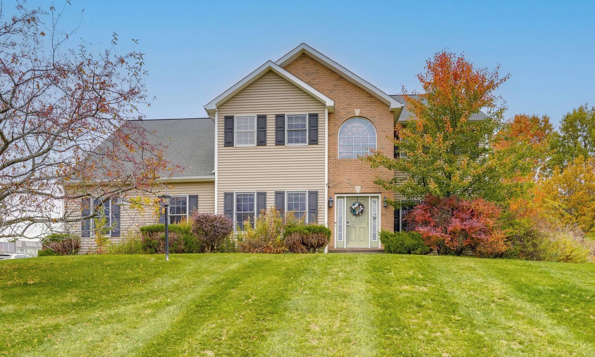 East Greenbush House | Expansive Upstate Home w/Home Theater!
