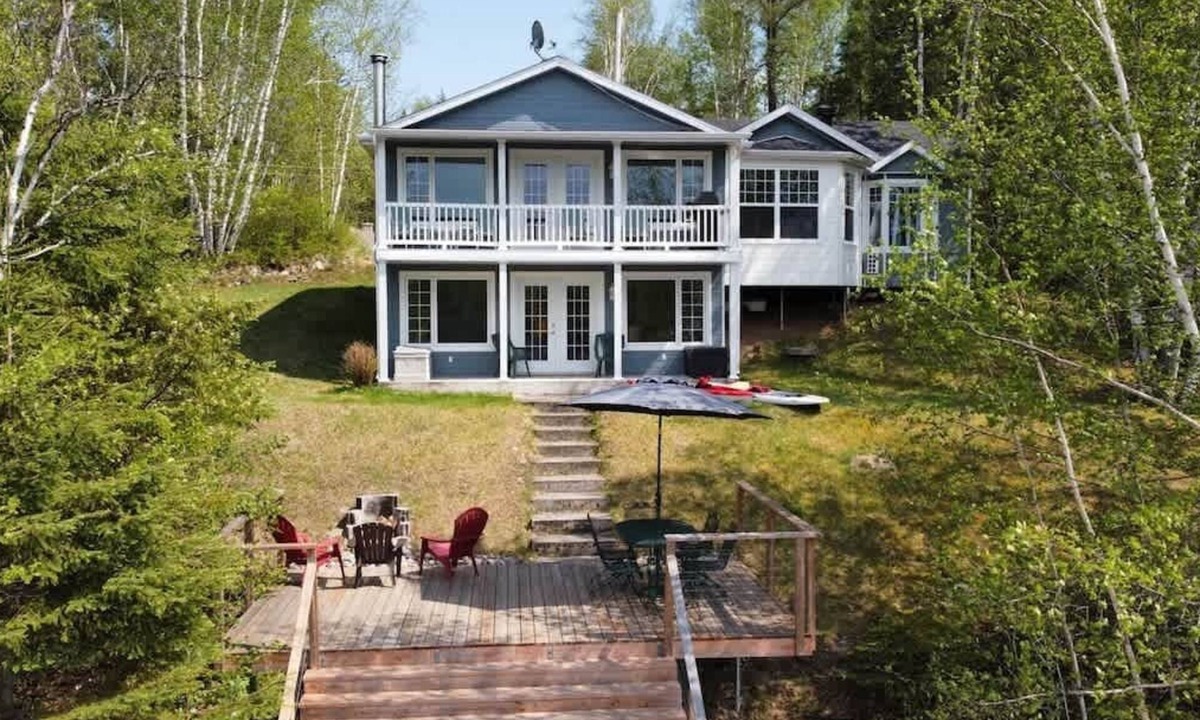 Saint-David-de-Falardeau Ski Chalet | Expatrié | Tavata Chalets | calme et lac
