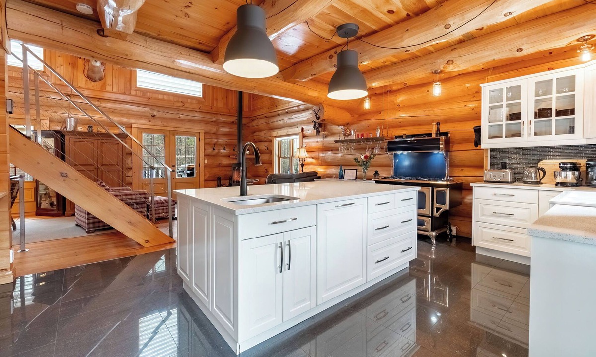 Saint-Alexis-des-Monts Ski Chalet | Experience Nature Wood