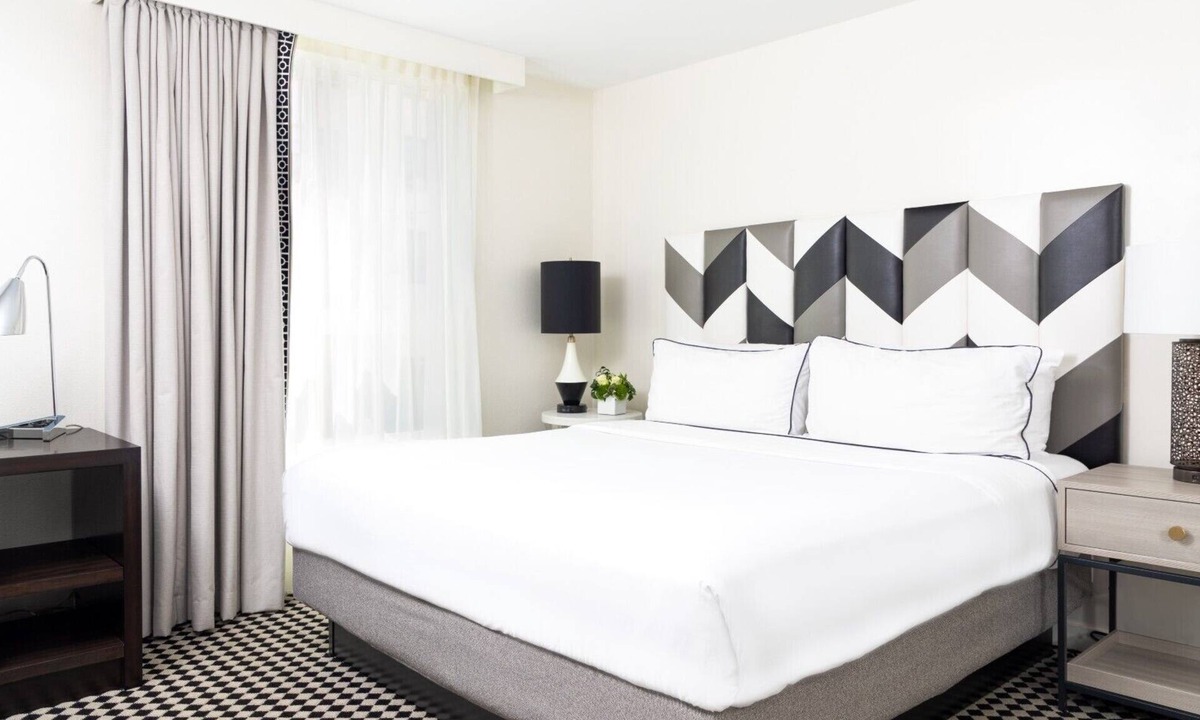 Norma Triangle Hotel | Experience a Luxurious Stay with Balcony, Rooftop Swimming Pool, Pet-friendly!