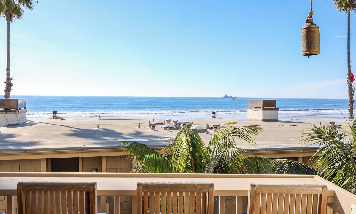 Townsite Condo | Experience Breathtaking Ocean Views from Every Room in This West-Facing Condo