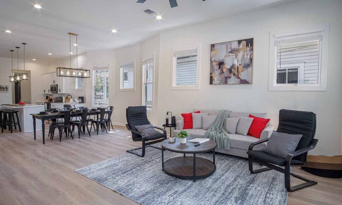 Eastside Promise Neighborhood Apartment | Experience Downtown Living: 3BR/3BA Perfect Stays