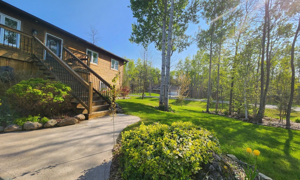Miller Lake Cottage | Experience four seasons of fun at Black Bear Lodge!