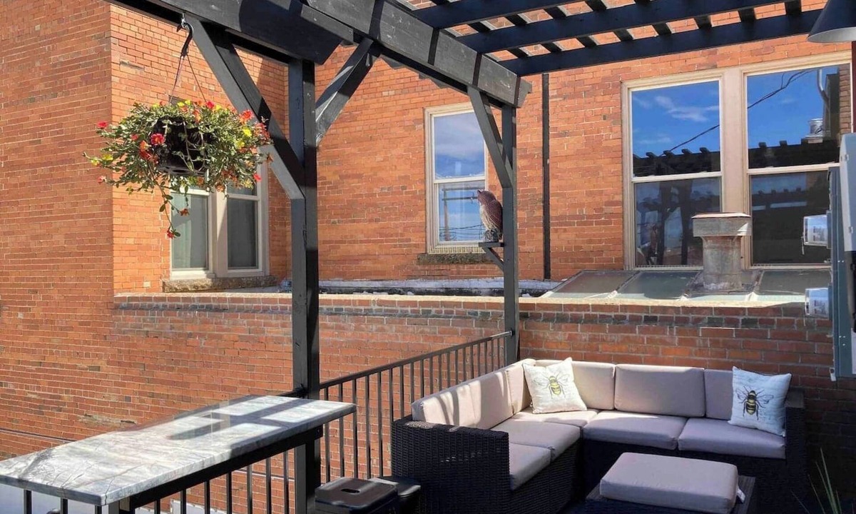 Sheridan Apartment | Experience historic downtown Sheridan from our luxurious 2-bed, 2-bath loft in an 1892 building.