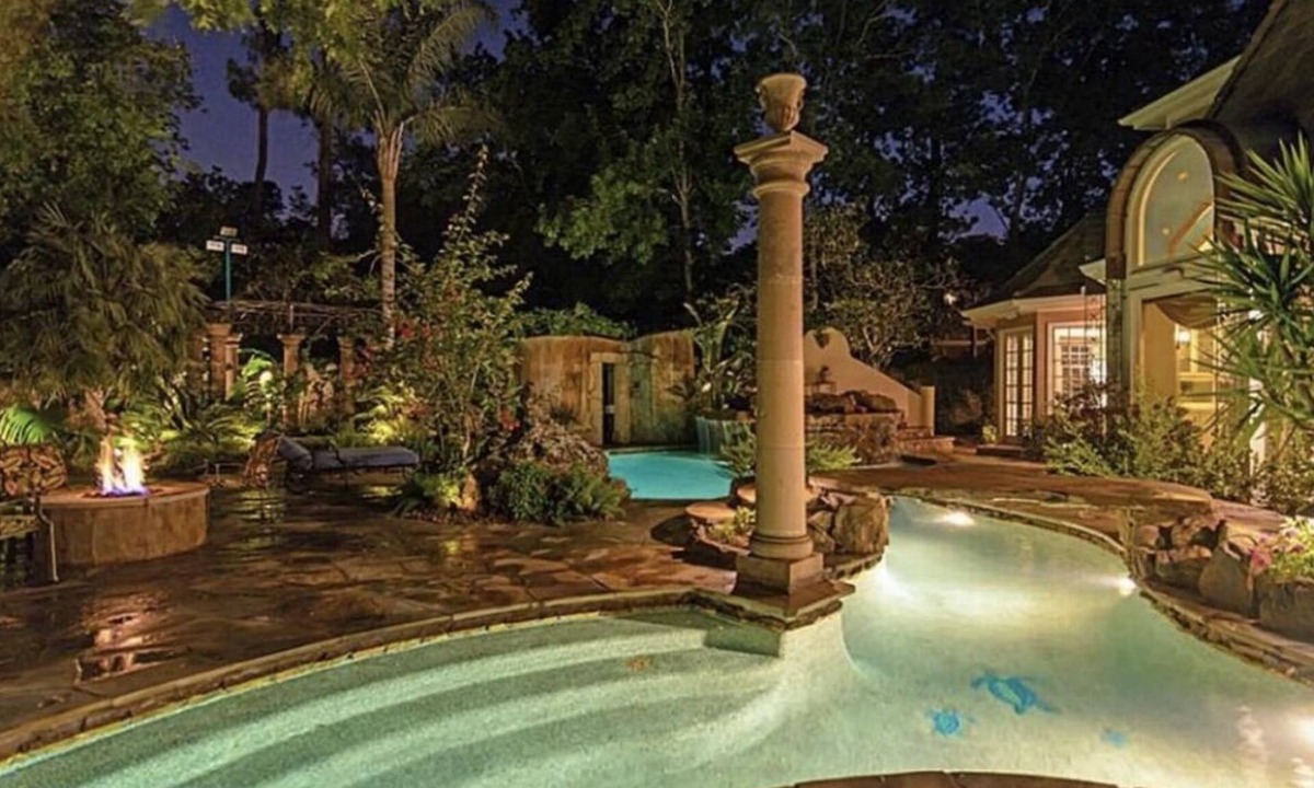 Northgate Forest House | Experience Houston living near Willowbrook Mall