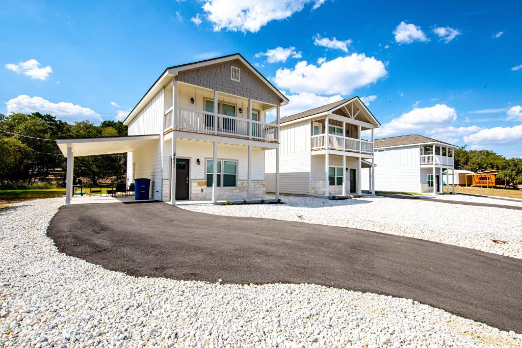 Canyon Lake House | Experience Lake Solace