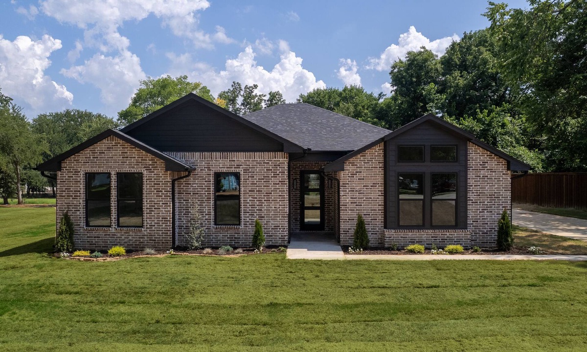 Kingston House | Experience Lake Texoma in just 3 mins! Spacious 4-Bed Vacation Home.